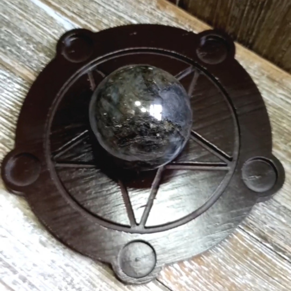 Wooden star sphere stand‎